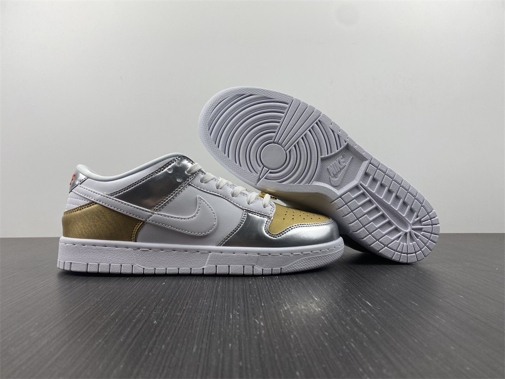 Nike Dunk Low SE