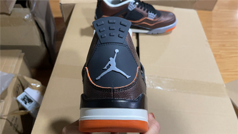 Air Jordan 4 Retro