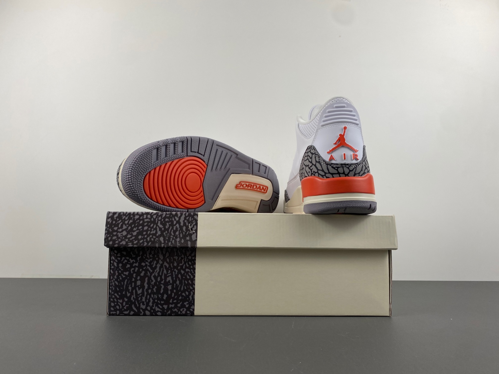 Air Jordan 3 Retro
