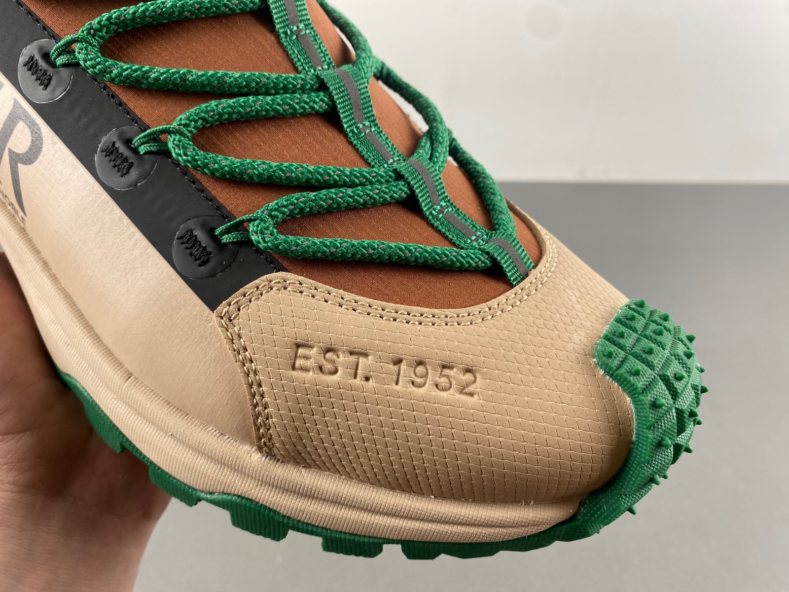 Moncler Trailgrip Lite 2 Sneakers MC-004