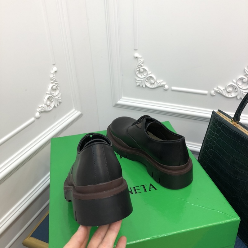 b0tte*a Ven*ta tire leather ankle boots