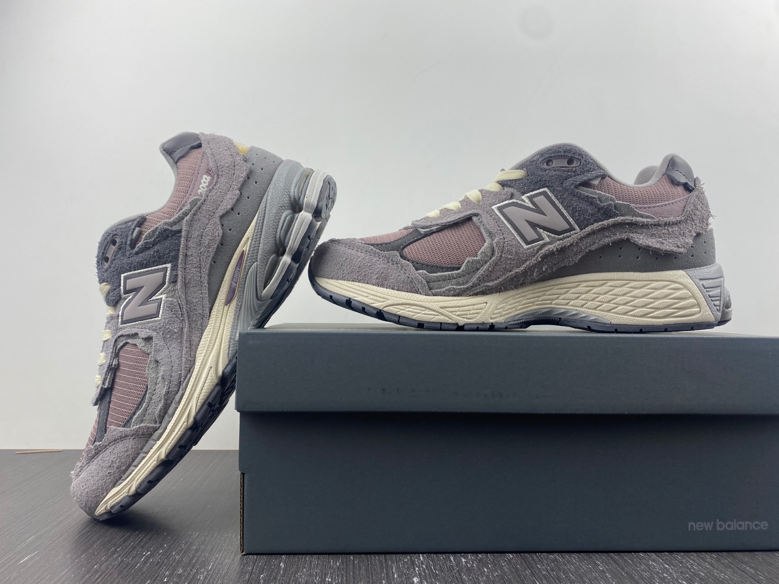 New Balance 2002R 
