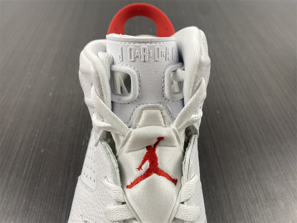 Air Jordan 6 “Red Oreo” CT8529-162