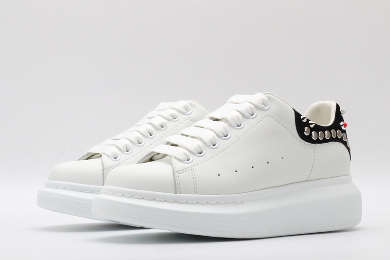 MCQUEEN OVERSIZED SNEAKER