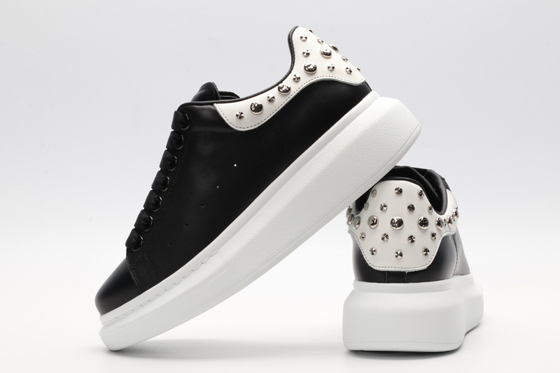 MCQUEEN OVERSIZED SNEAKER