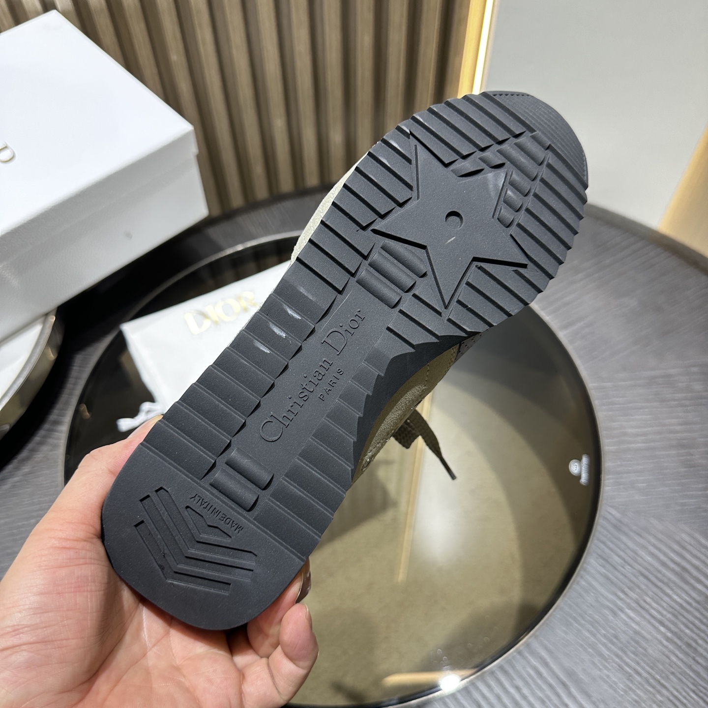 DIOR SNEAKER