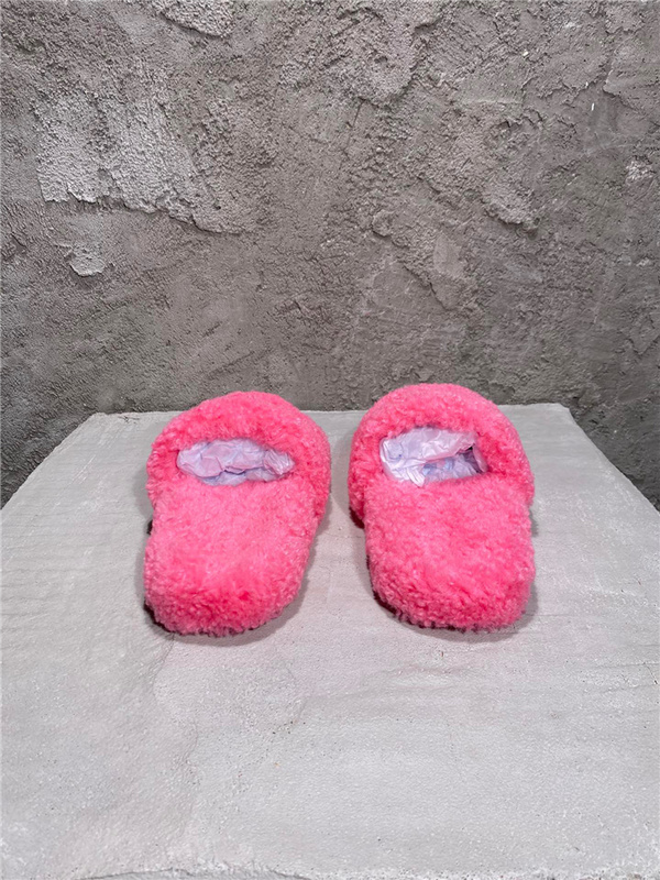 Balenciaga Furry Slides 