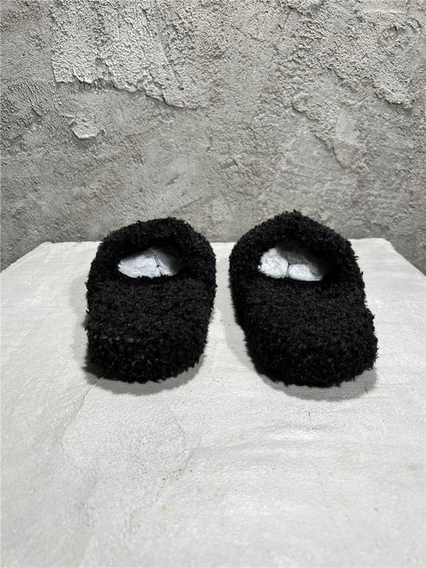 Balenciaga Furry Slide
