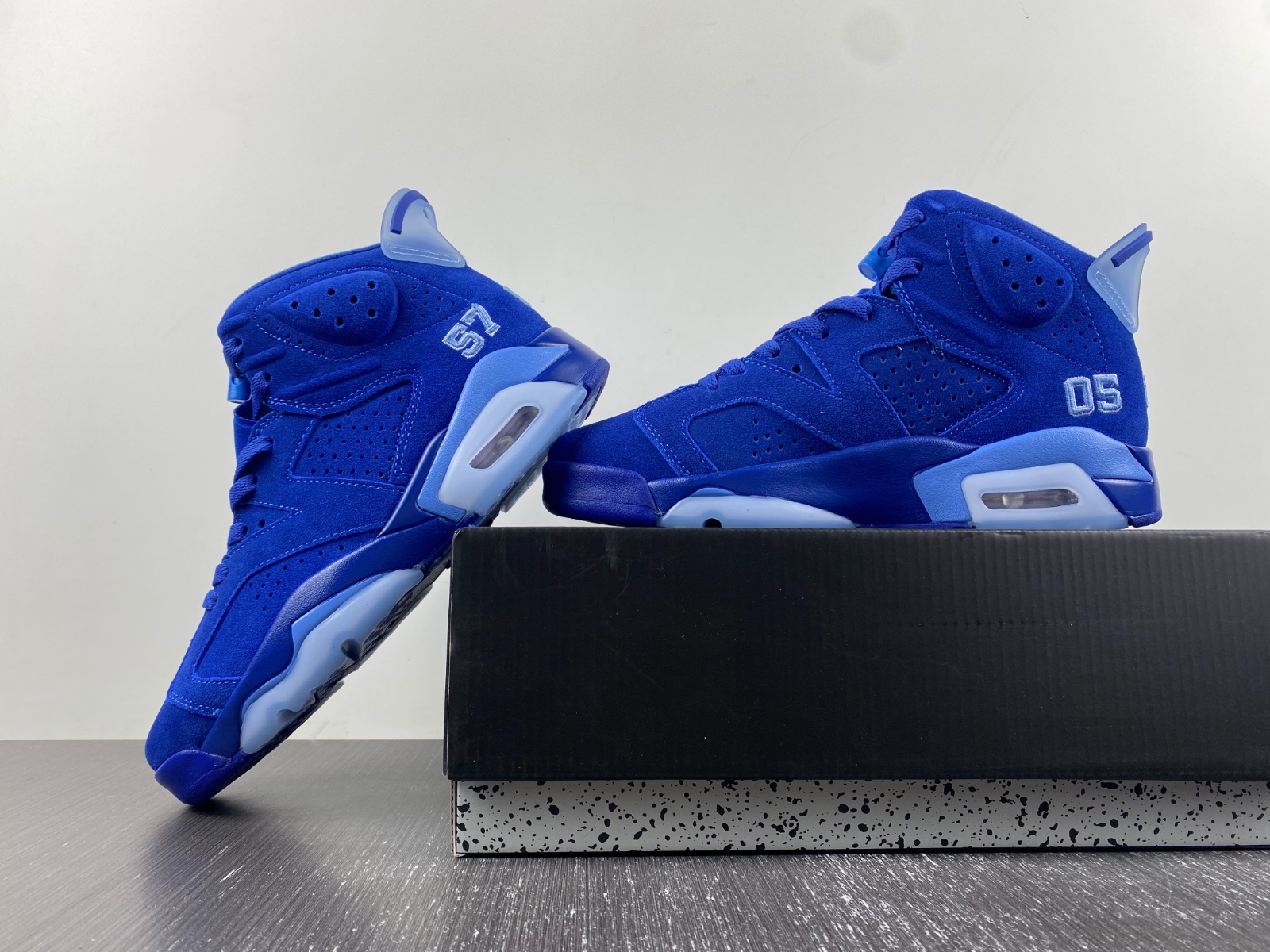 Nike Air Jordan 6 UNC Tar Heels Six Championships PE