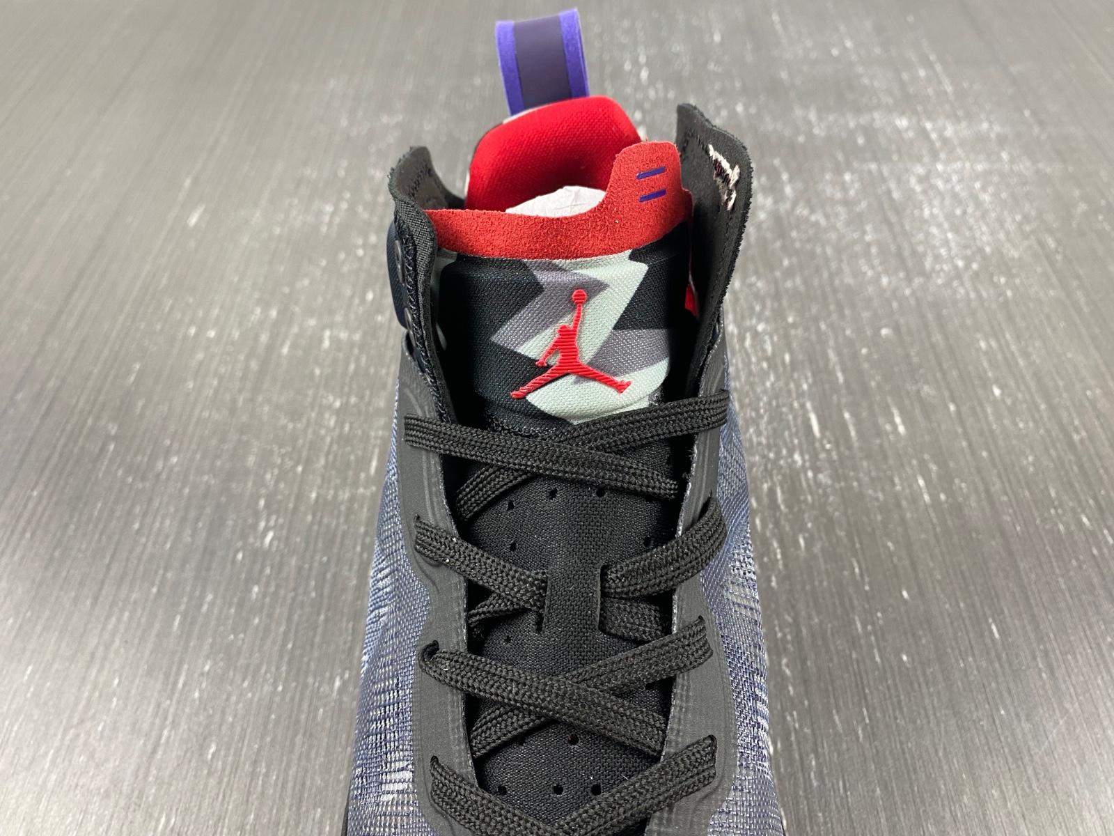 AIR JORDAN 37 