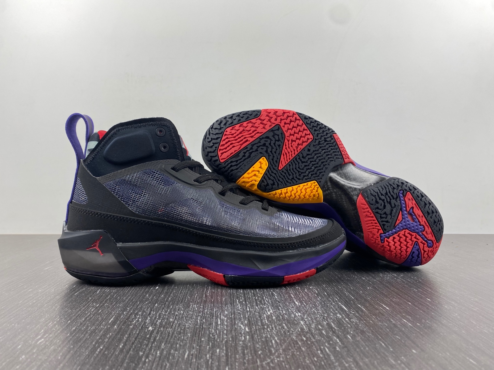AIR JORDAN 37 