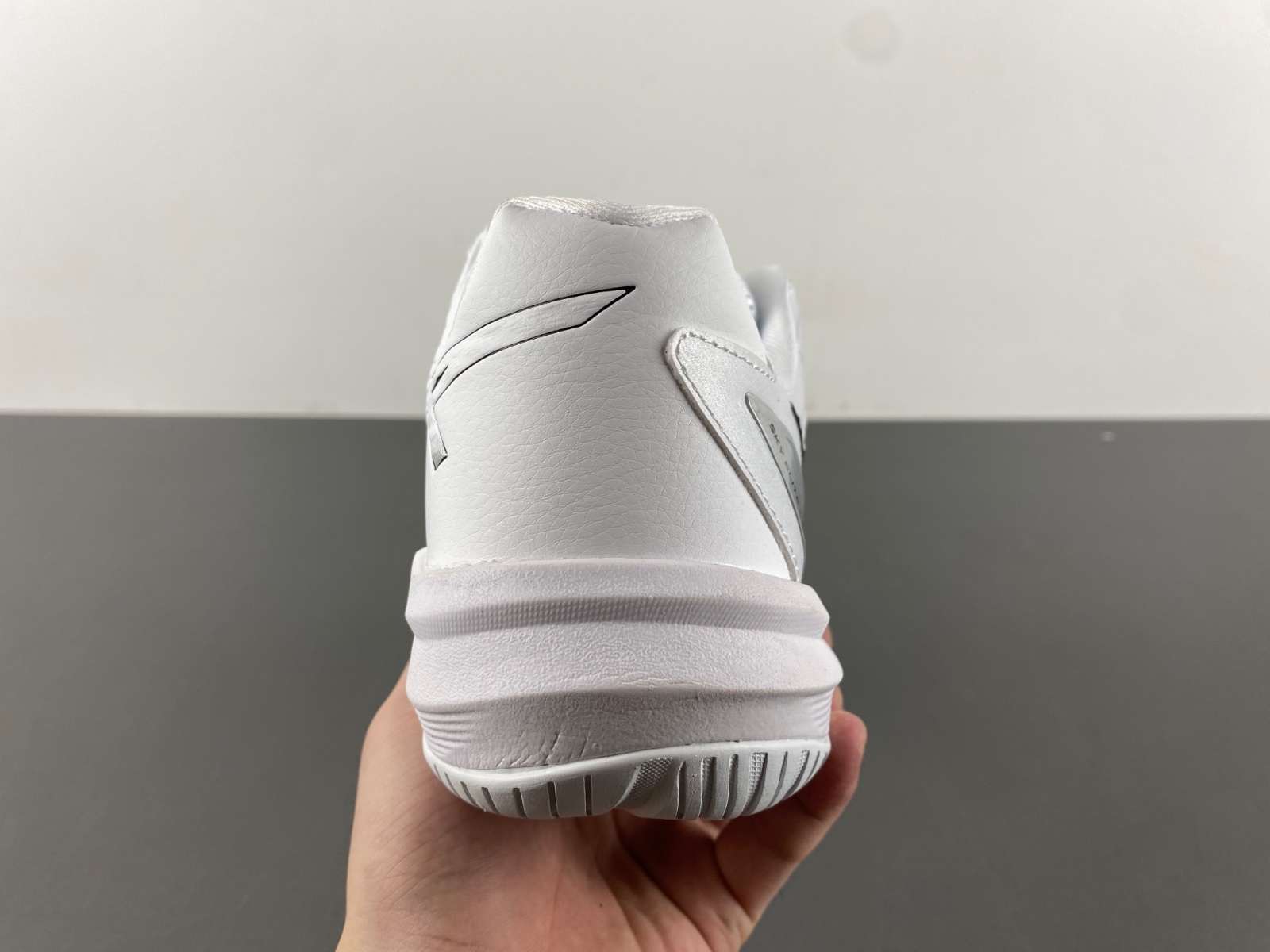 ASICS sneaker