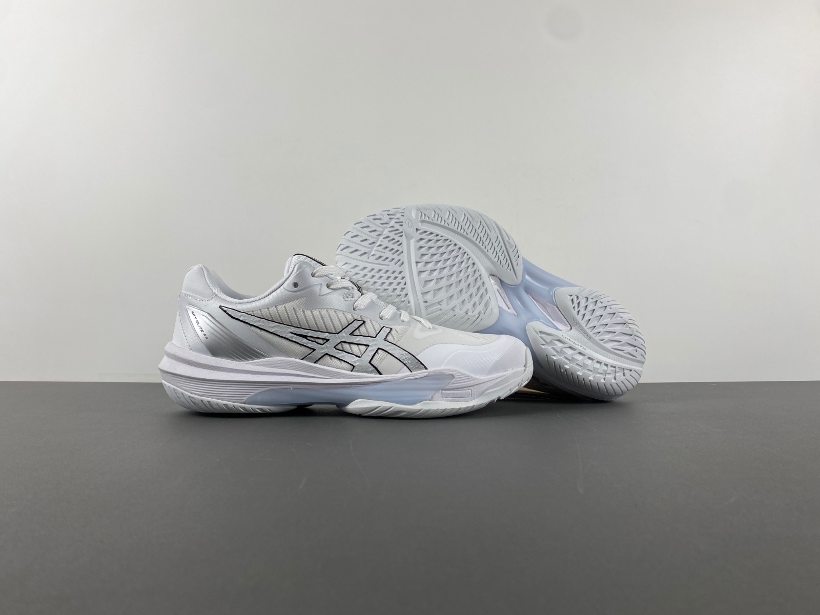 ASICS sneaker