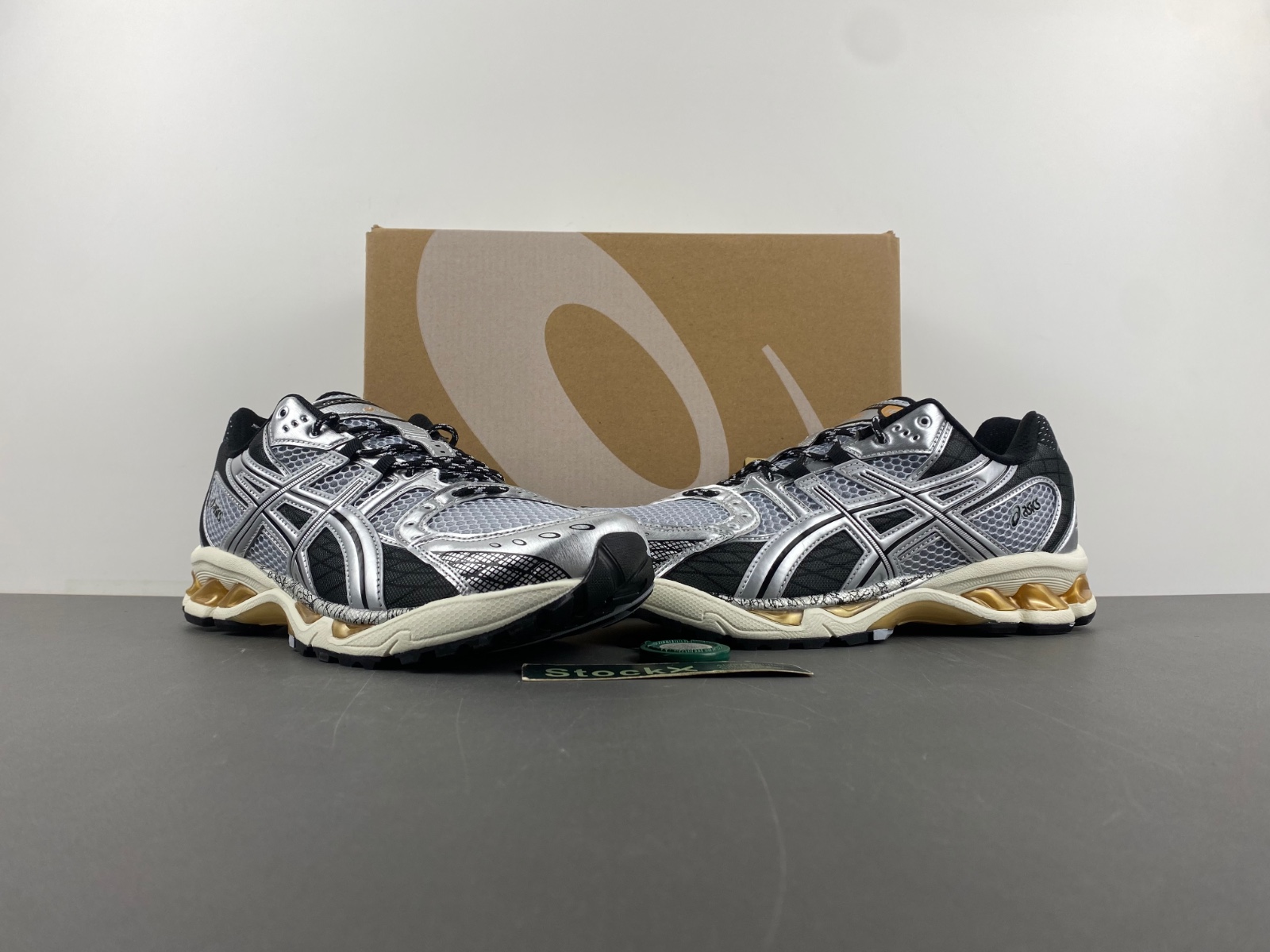 ASICS sneaker