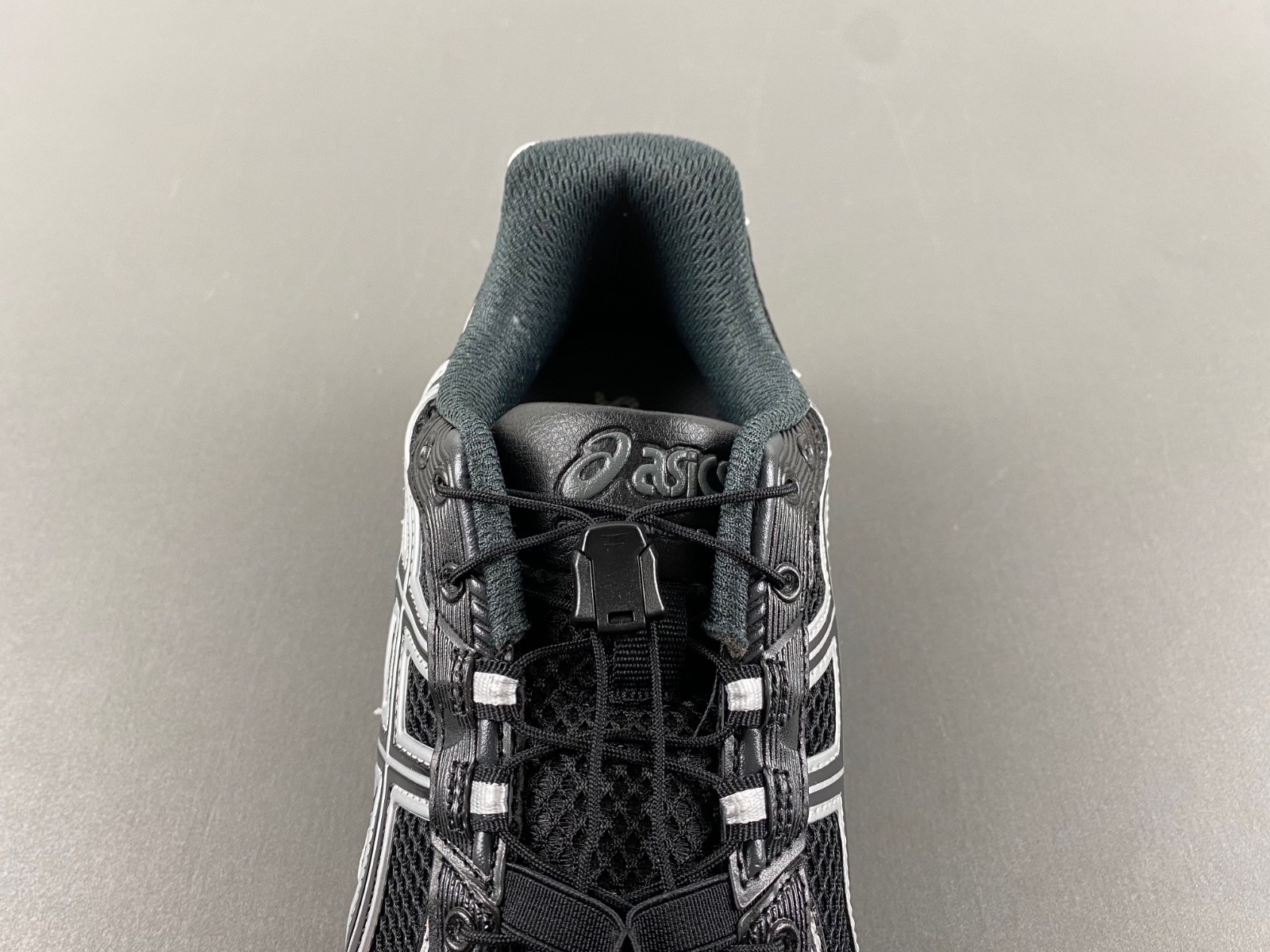 ASICS sneaker