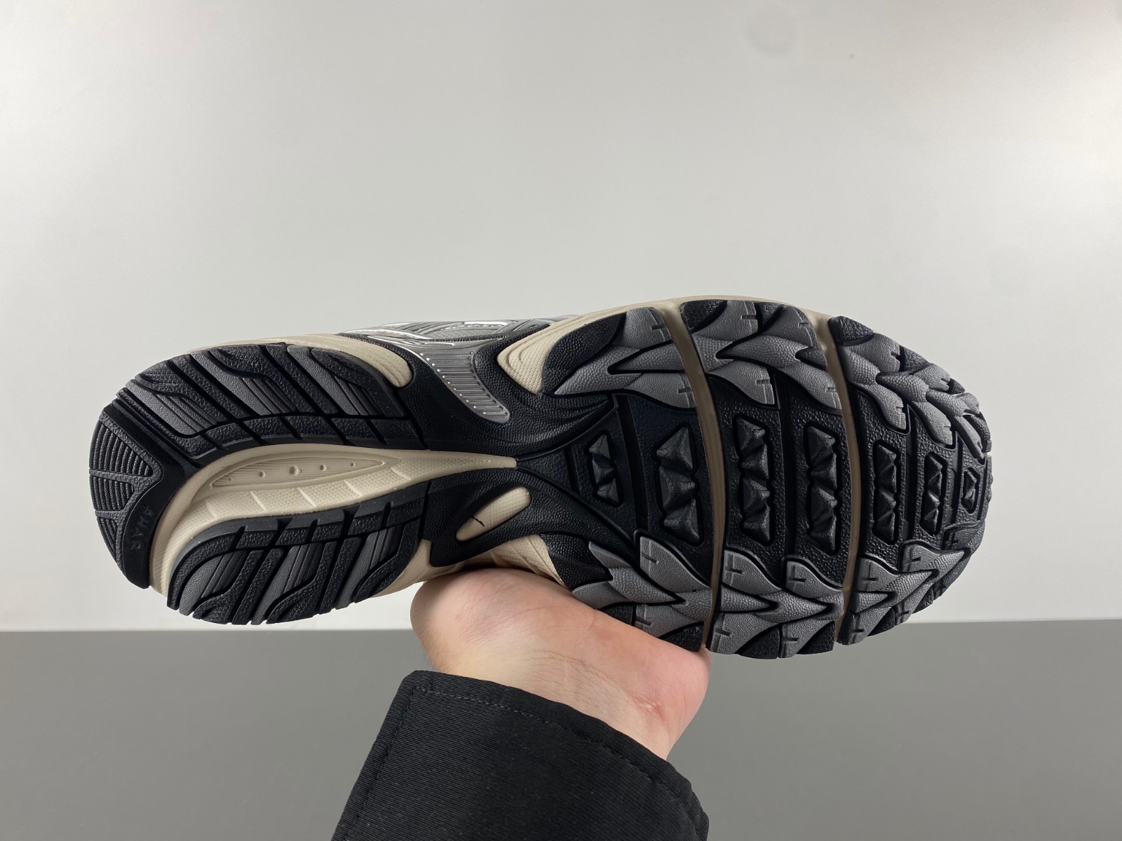 ASICS sneaker
