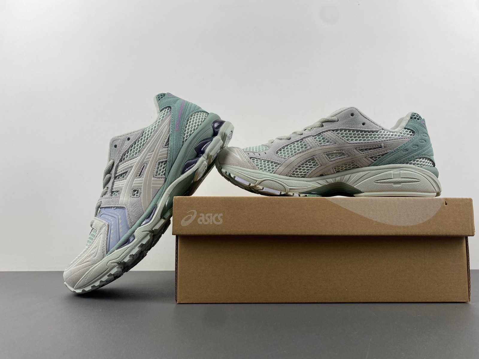 ASICS sneaker
