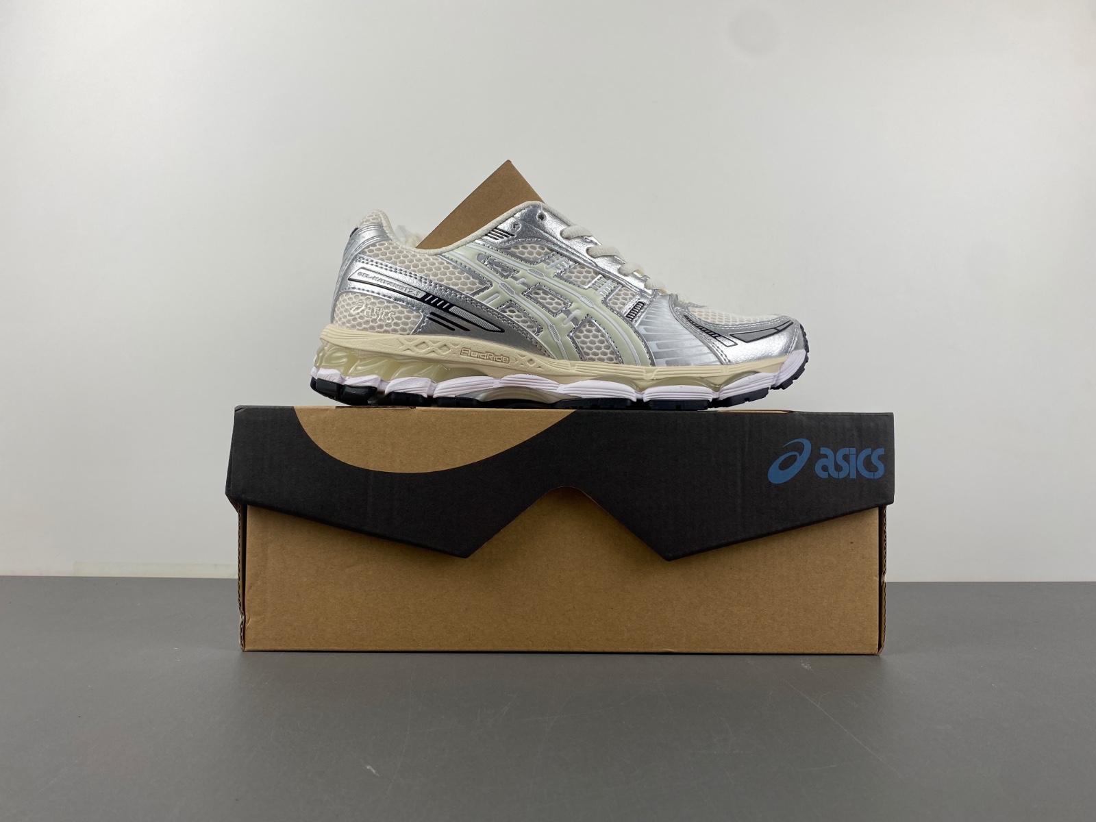 ASICS sneaker