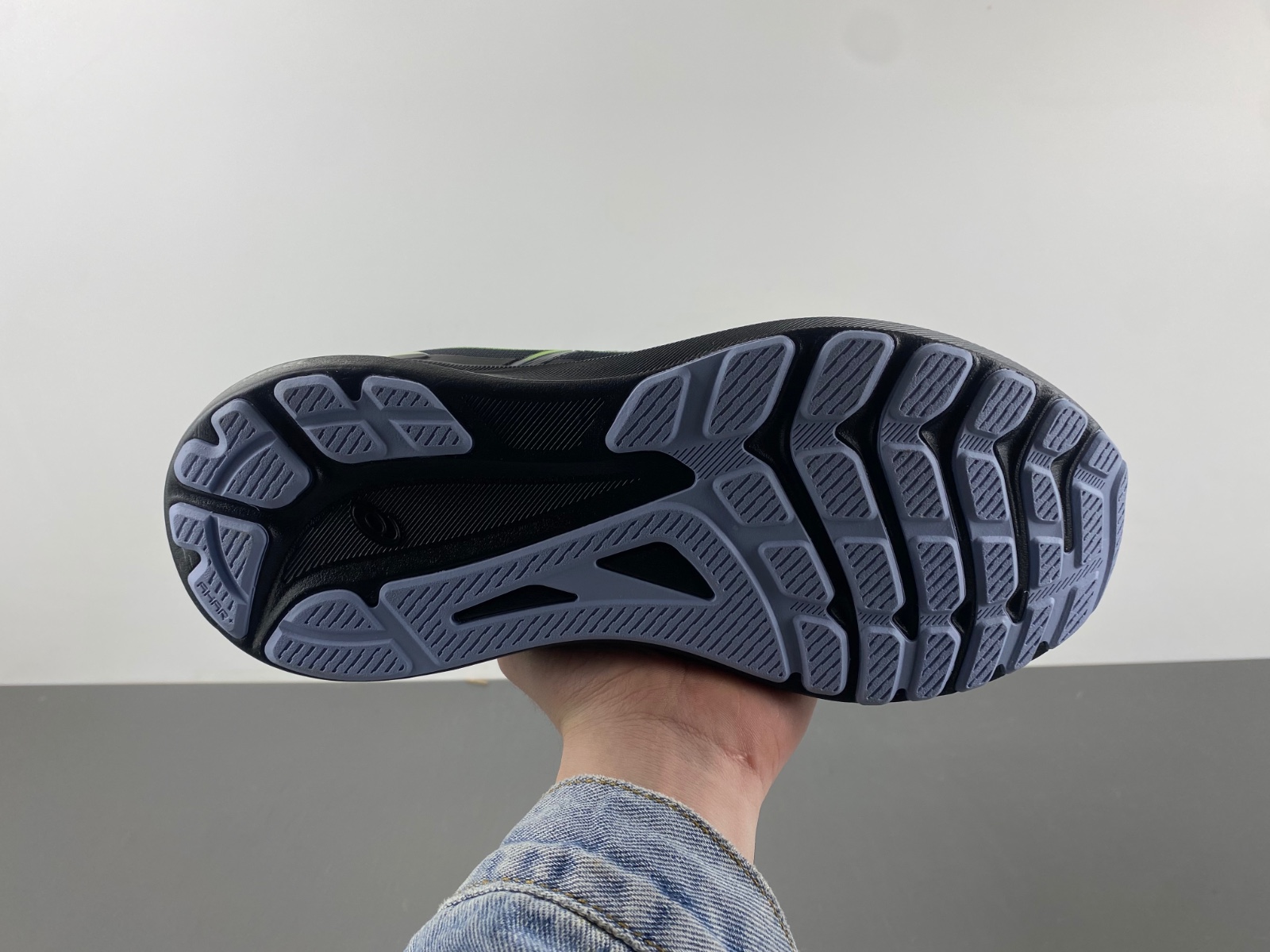 ASICS sneaker