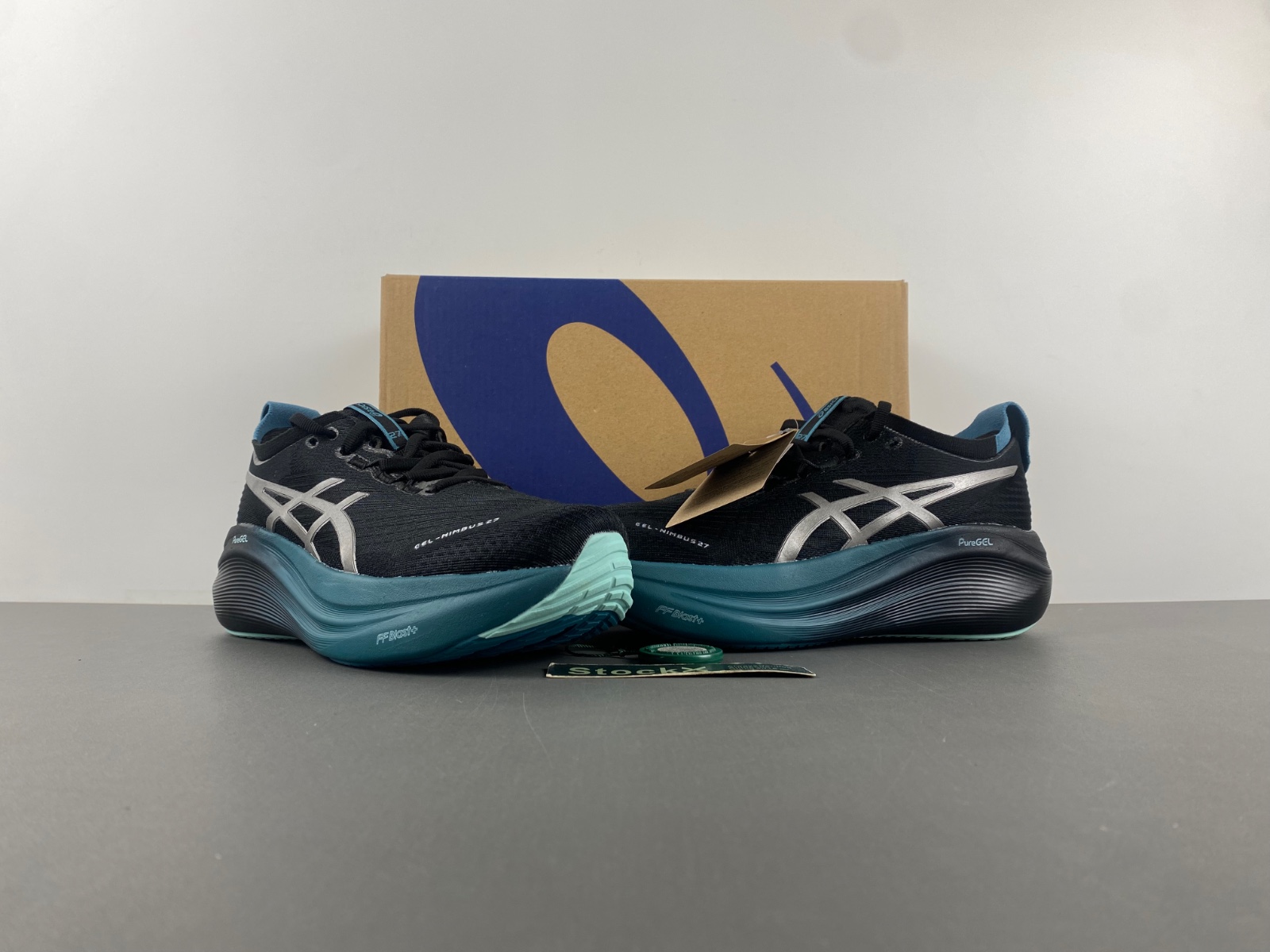 ASICS sneaker