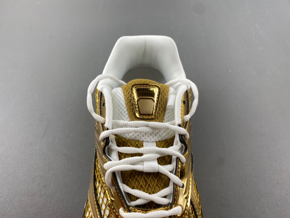 b0tte*a Ven*ta sneaker
