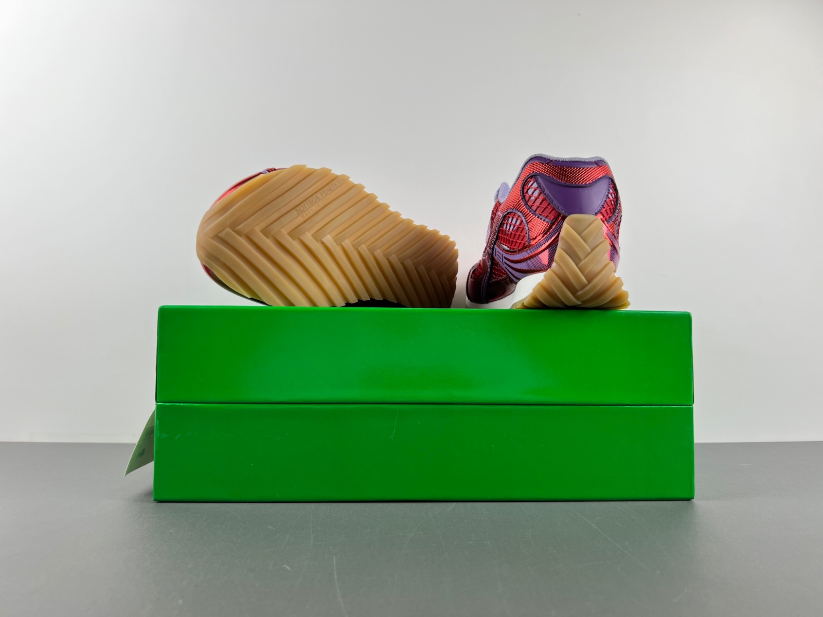 b0tte*a Ven*ta sneaker