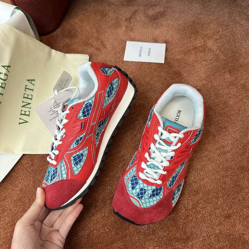 b0tte*a Ven*ta sneaker