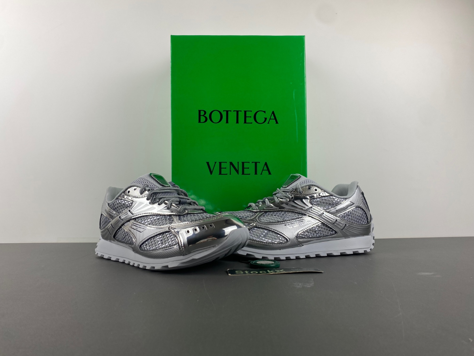 b0tte*a Ven*ta sneaker