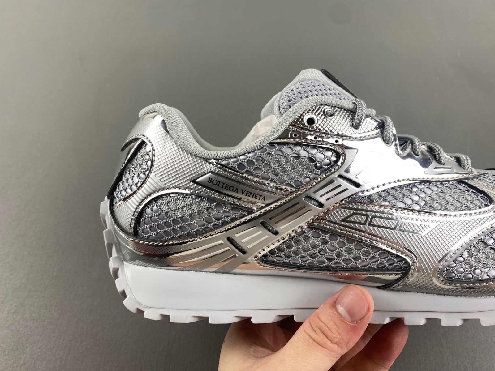 b0tte*a Ven*ta sneaker