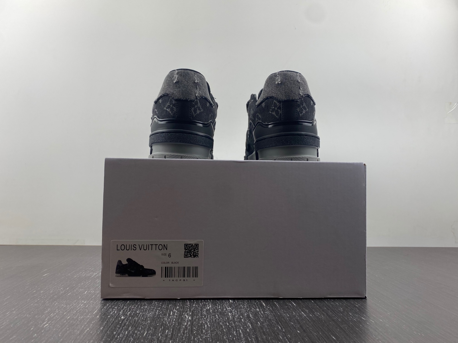 LV Trainer Sneaker