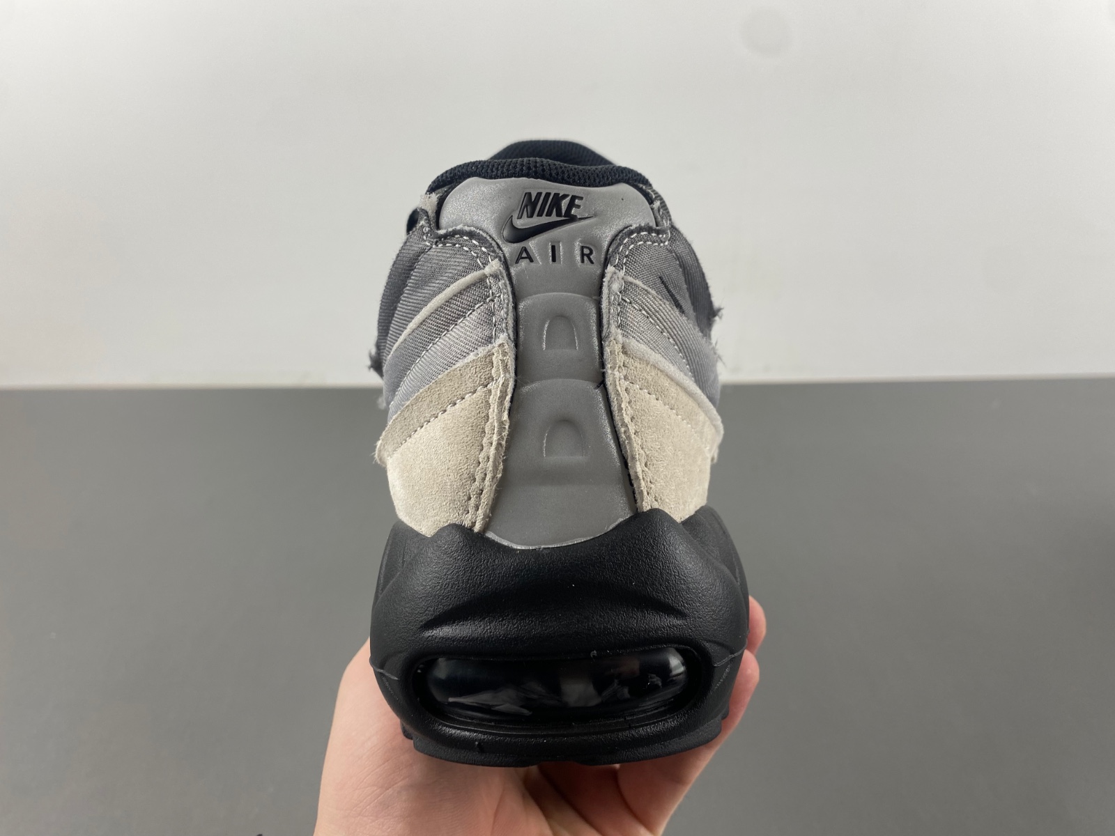 Comme des Garçons x Air Max 95 